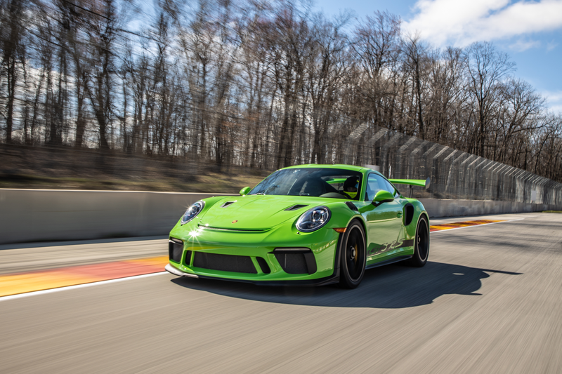 Illustration for article titled How the Extreme Porsche 911 GT3 RS Compares to the Even Faster Porsche 911 GT2 RS